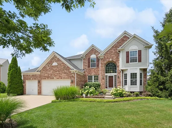 5 Springbrook Ct, Streamwood, IL 60107