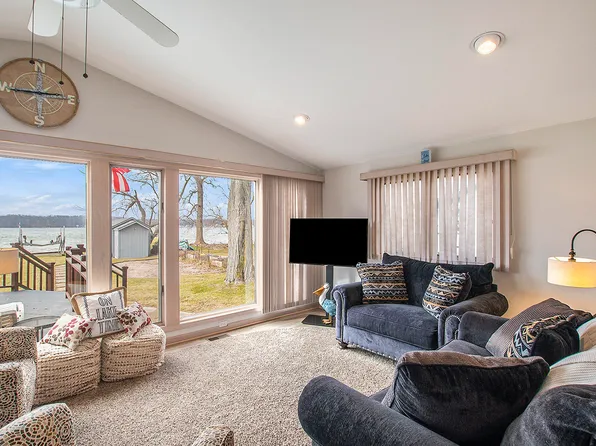 500 Pentecost Highway, Franklin Township, MI 49265