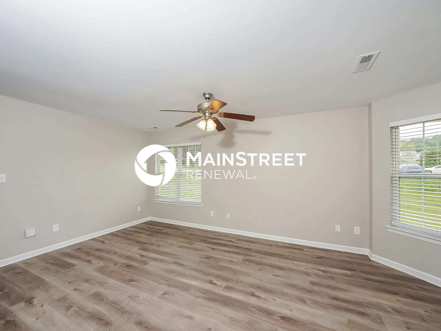 270 Sunrise Dr — Photo 3