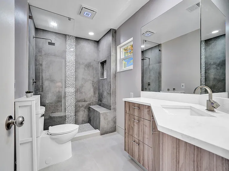 3811 NE 26th Ave — Photo 15