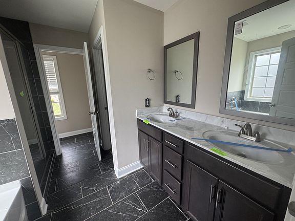 5th image of 355 Dugger Dr