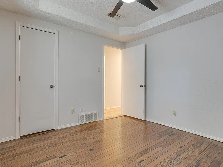 5629 Guadalajara Dr — Photo 32