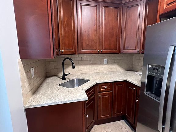 2nd image of 4248 Bronxwood Ave
