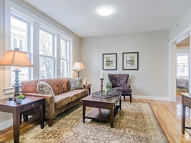 4 Leicester St #4 — Photo 4