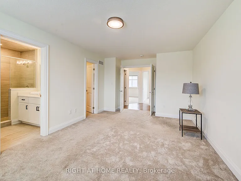 138 Woodberry Cres — Photo 35