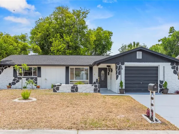 6820 El Camino Paloma St, Port Richey, FL 34668