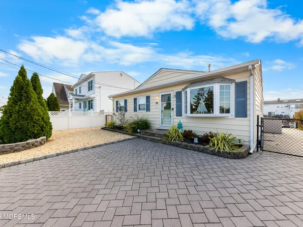 2570 Balfrey Drive, Toms River, NJ 08753