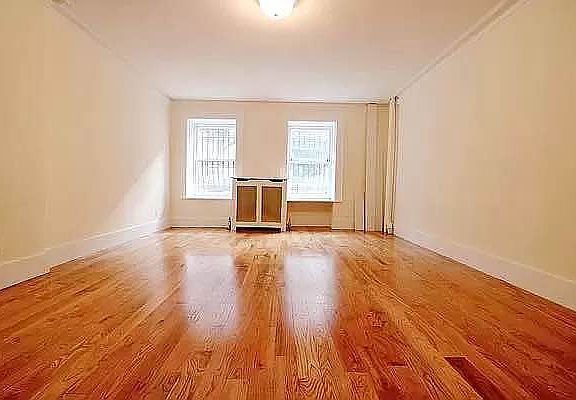 4th image of 31 W 75th St APT A