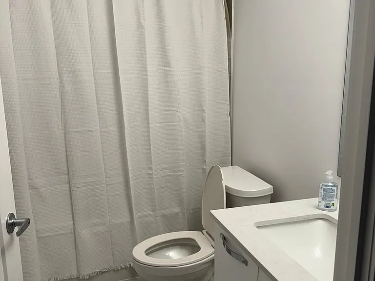 75 James St S #527 — Photo 10