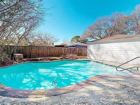 2nd image of 11807 Monticeto Ln