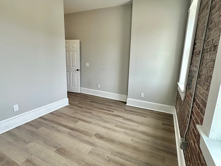 24 W Alabama St #B — Photo 9