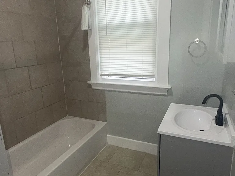 379 Norton St #2 — Photo 4
