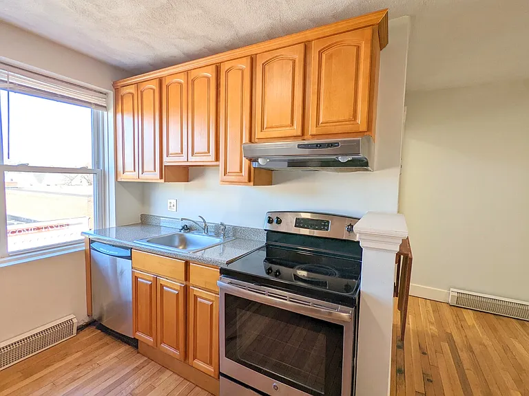 402 Highland Ave #20 — Photo 5