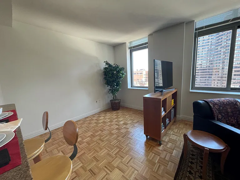 1500 Lexington Ave #16F — Photo 22