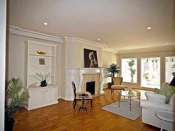 4th image of 2235 Laguna St APT 105