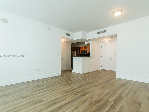 3rd image of 186 SE 12th Ter APT 806
