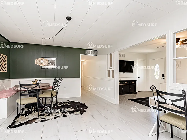 Madeira Dr — Photo 2