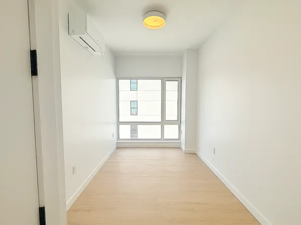 333 Linden Boulevard image 6 of 11