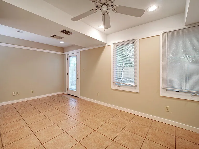 4506 Caswell Ave #B — Photo 13
