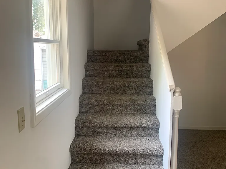 711 Custer St — Photo 10