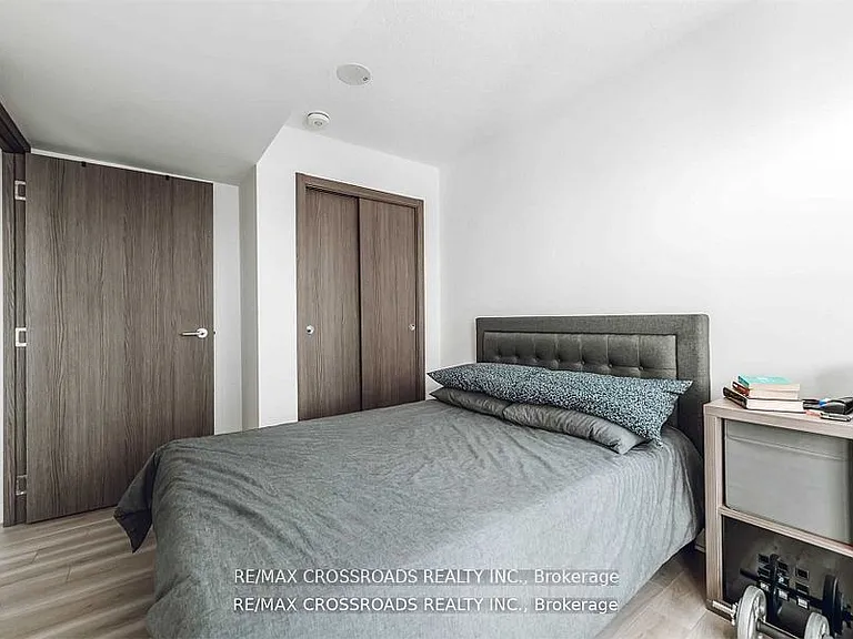 17 Bathurst St #1508 — Photo 9