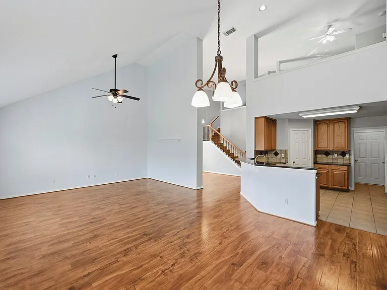 16919 Wortley Dr — Photo 10