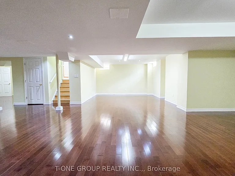 106 Castleglen Blvd — Photo 30