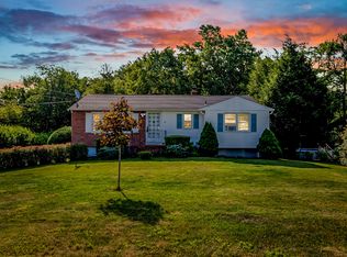 10 Colonial Dr, Prospect, CT 06712