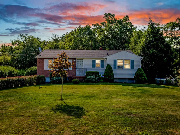 10 Colonial Drive, Prospect, CT 06712
