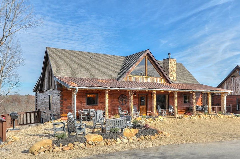 1st image of 343 Oak Haven Way
