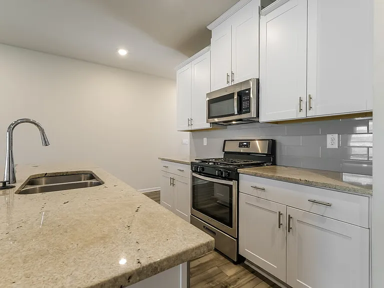 1672 Villageside Ct — Photo 10