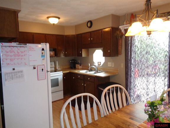 5th image of 203 Holly Ln