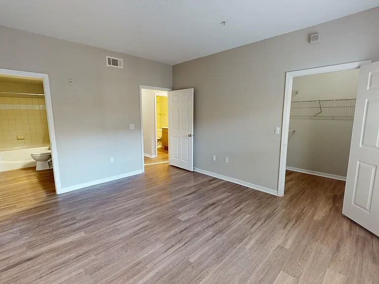 Harbortown — Photo 126