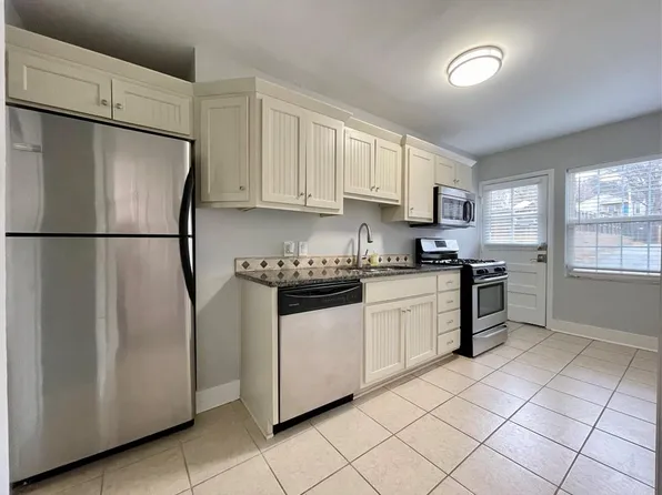 4508 Holly St #2N, Kansas City, MO 64112