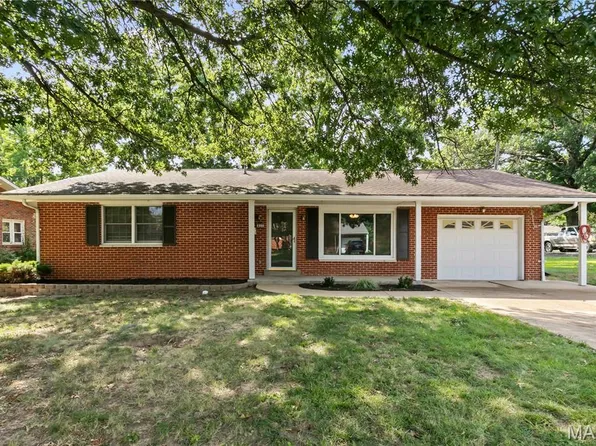 613 2nd St, Warrenton, MO 63383
