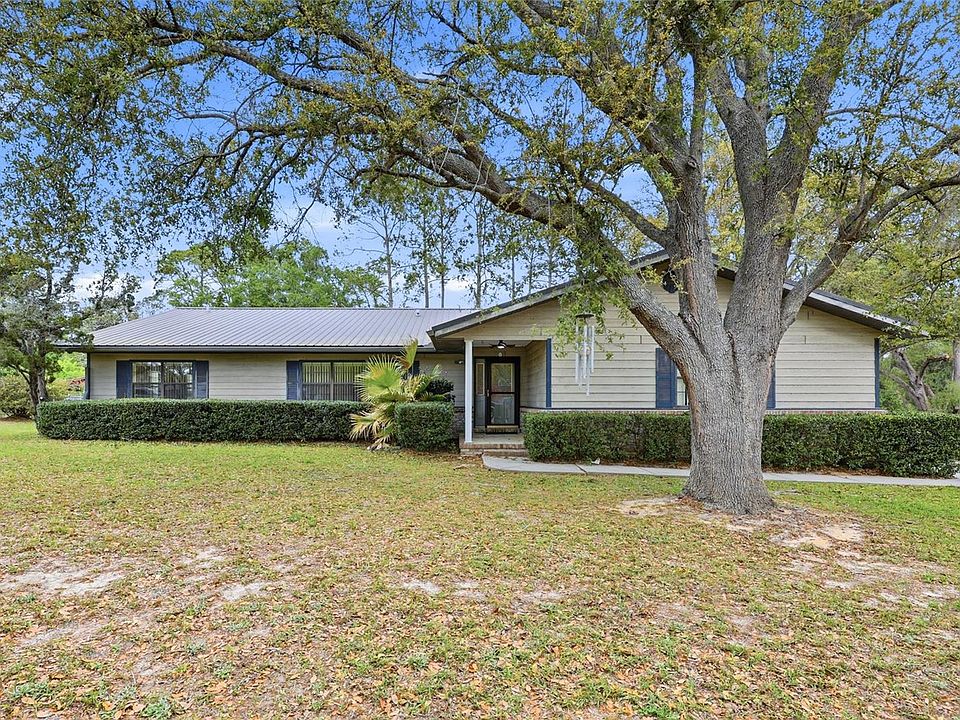 1st image of 295 SW Blueberry Pl