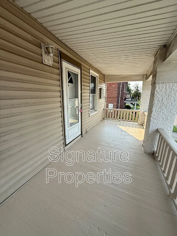 3 bed, 1.0 bath, 1300 sqft, $1,550 — Photo 4