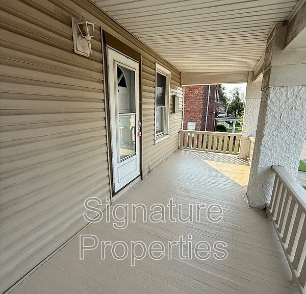 180 W Balview Ave #B — Photo 4