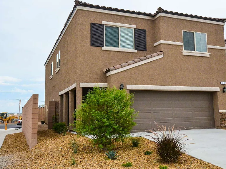 9422 Sand Tiger Ave — Photo 2