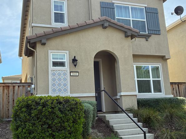 1666 Scarlet Ash Ave