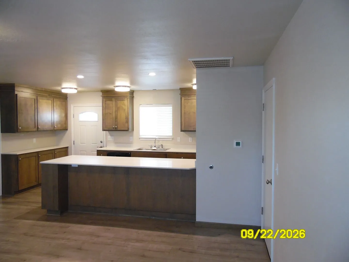 Cozy and Spacious Home for Rent — Photo 4
