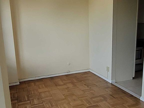 4th image of 2100 Linwood Ave APT 6R