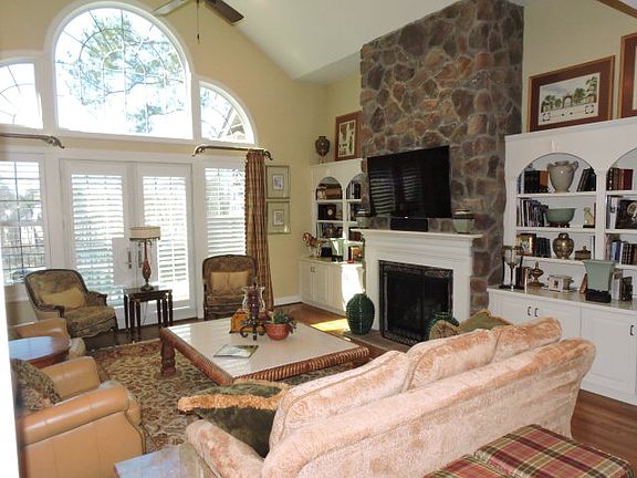 3rd image of 753 W Pleasant Colony Dr