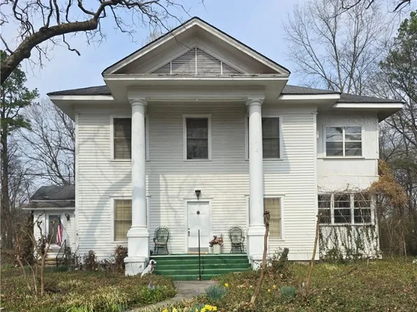 707 E Walnut St, Paris, AR 72855