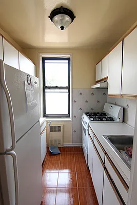 Sold by Superior Realty Service | media 18