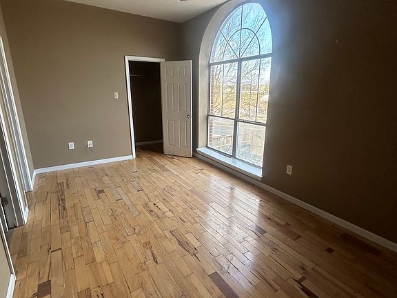 4th image of 1265A Harkrider St #A
