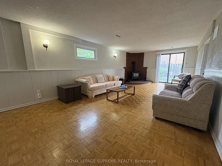 966 Lovingston Cres — Photo 26