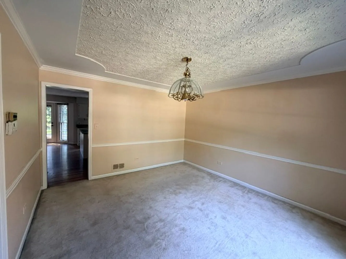 Elegant & Spacious Single Family Home. — Photo 4