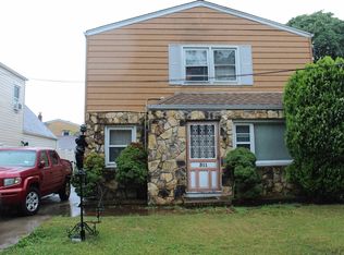 311 Denton Ave, Lynbrook, NY 11563