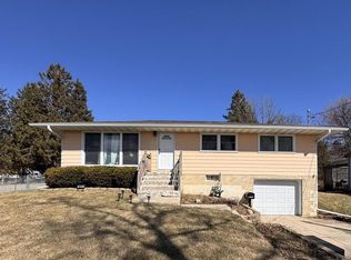 825 12th St, Monroe, WI 53566